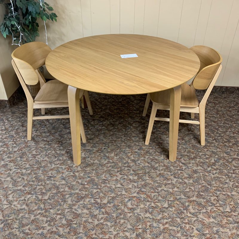 Dining table from Rufeners Furniture in Rittman, Ohio.